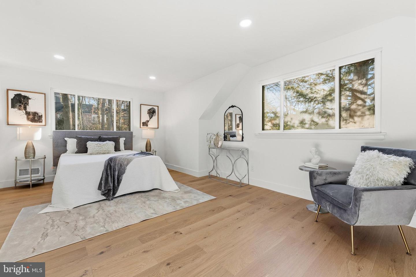 719 E TIMBER BRANCH PKWY, ALEXANDRIA, Virginia 22302, 4 Bedrooms Bedrooms, ,4 BathroomsBathrooms,Residential,For sale,719 E TIMBER BRANCH PKWY,VAAX2053092 MLS # VAAX2053092