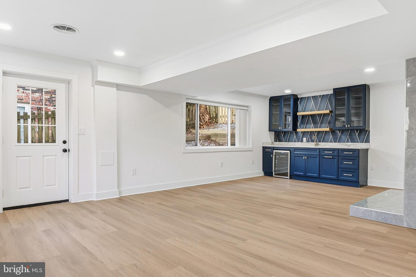 719 E TIMBER BRANCH PKWY, ALEXANDRIA, Virginia 22302, 4 Bedrooms Bedrooms, ,4 BathroomsBathrooms,Residential,For sale,719 E TIMBER BRANCH PKWY,VAAX2053092 MLS # VAAX2053092