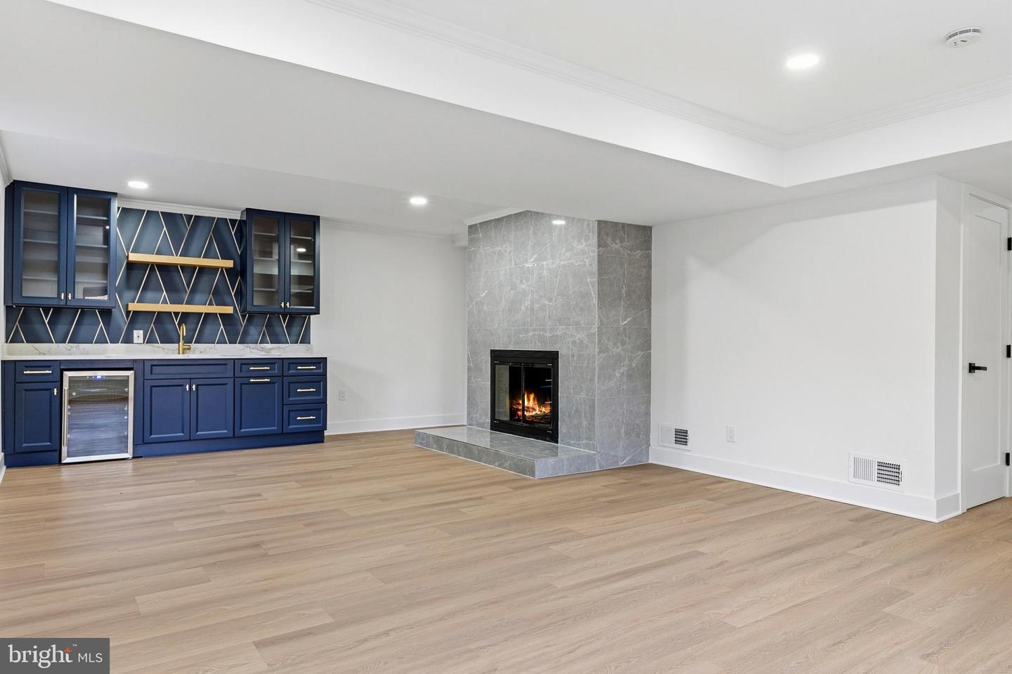 719 E TIMBER BRANCH PKWY, ALEXANDRIA, Virginia 22302, 4 Bedrooms Bedrooms, ,4 BathroomsBathrooms,Residential,For sale,719 E TIMBER BRANCH PKWY,VAAX2053092 MLS # VAAX2053092