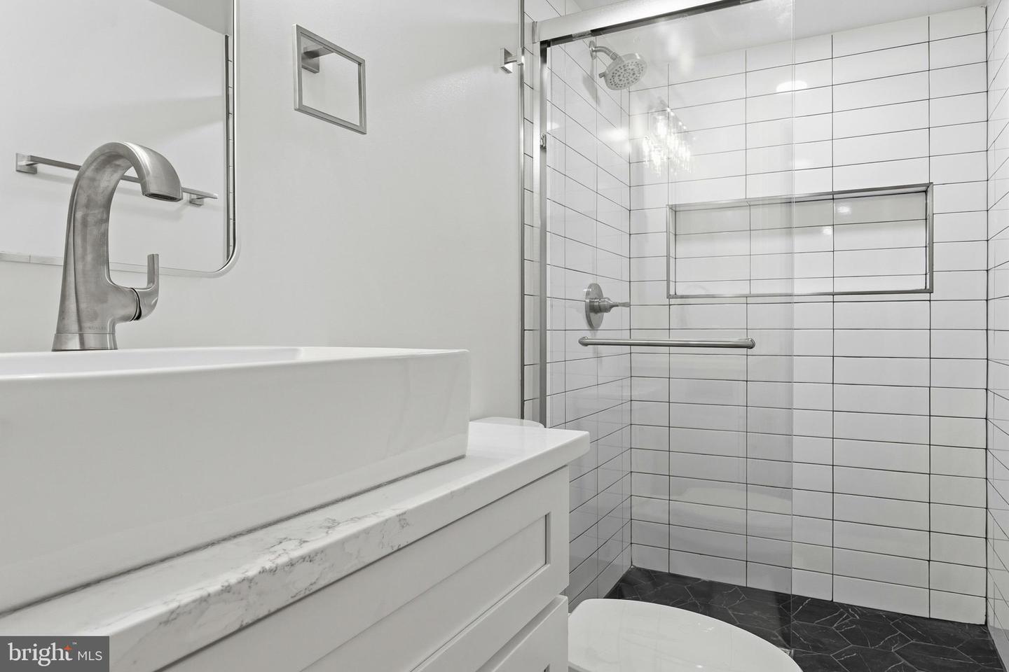 719 E TIMBER BRANCH PKWY, ALEXANDRIA, Virginia 22302, 4 Bedrooms Bedrooms, ,4 BathroomsBathrooms,Residential,For sale,719 E TIMBER BRANCH PKWY,VAAX2053092 MLS # VAAX2053092