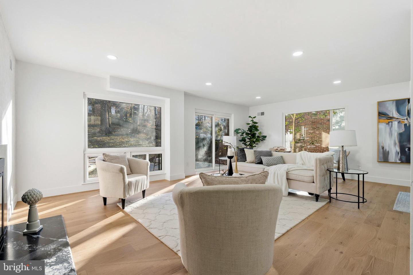 719 E TIMBER BRANCH PKWY, ALEXANDRIA, Virginia 22302, 4 Bedrooms Bedrooms, ,4 BathroomsBathrooms,Residential,For sale,719 E TIMBER BRANCH PKWY,VAAX2053092 MLS # VAAX2053092