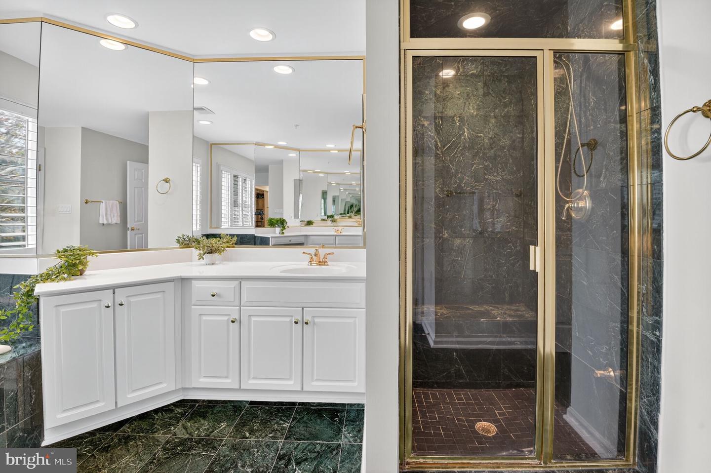 4015 MANSION DR NW, WASHINGTON, District Of Columbia 20007, 4 Bedrooms Bedrooms, ,4 BathroomsBathrooms,Residential,For sale,4015 MANSION DR NW,DCDC2243016 MLS # DCDC2243016