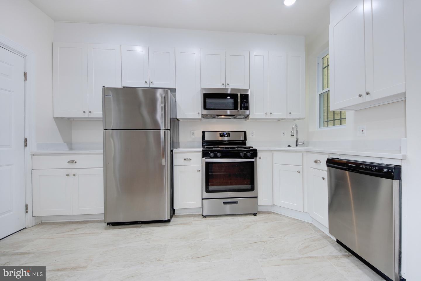 1674 IRVING ST NW, WASHINGTON, District Of Columbia 20010, 6 Bedrooms Bedrooms, ,6 BathroomsBathrooms,Residential,For sale,1674 IRVING ST NW,DCDC2243054 MLS # DCDC2243054