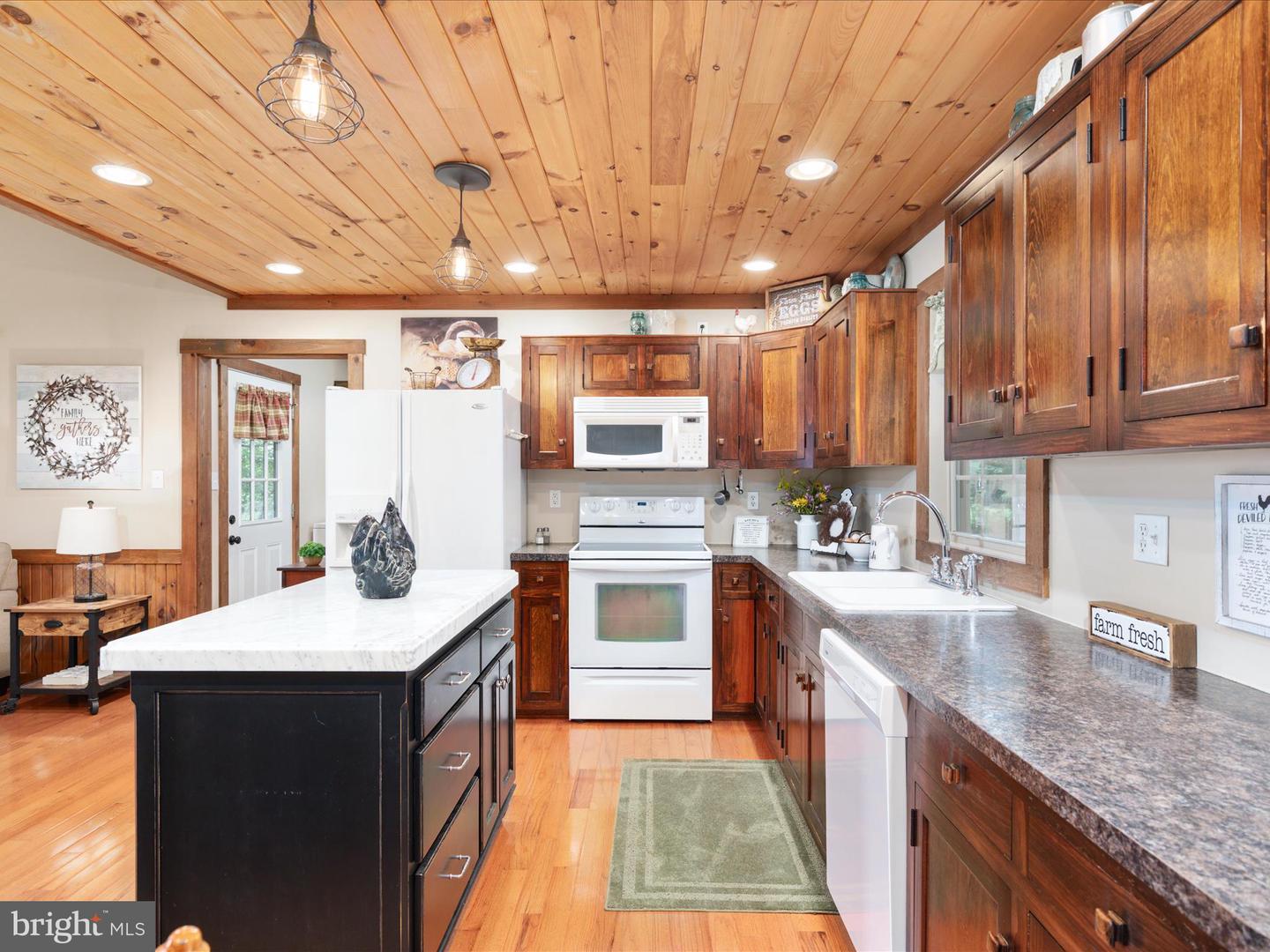 254 CARTE LN, MOUNT JACKSON, Virginia 22842, 2 Bedrooms Bedrooms, ,2 BathroomsBathrooms,Farm,For sale,254 CARTE LN,VASH2012110 MLS # VASH2012110