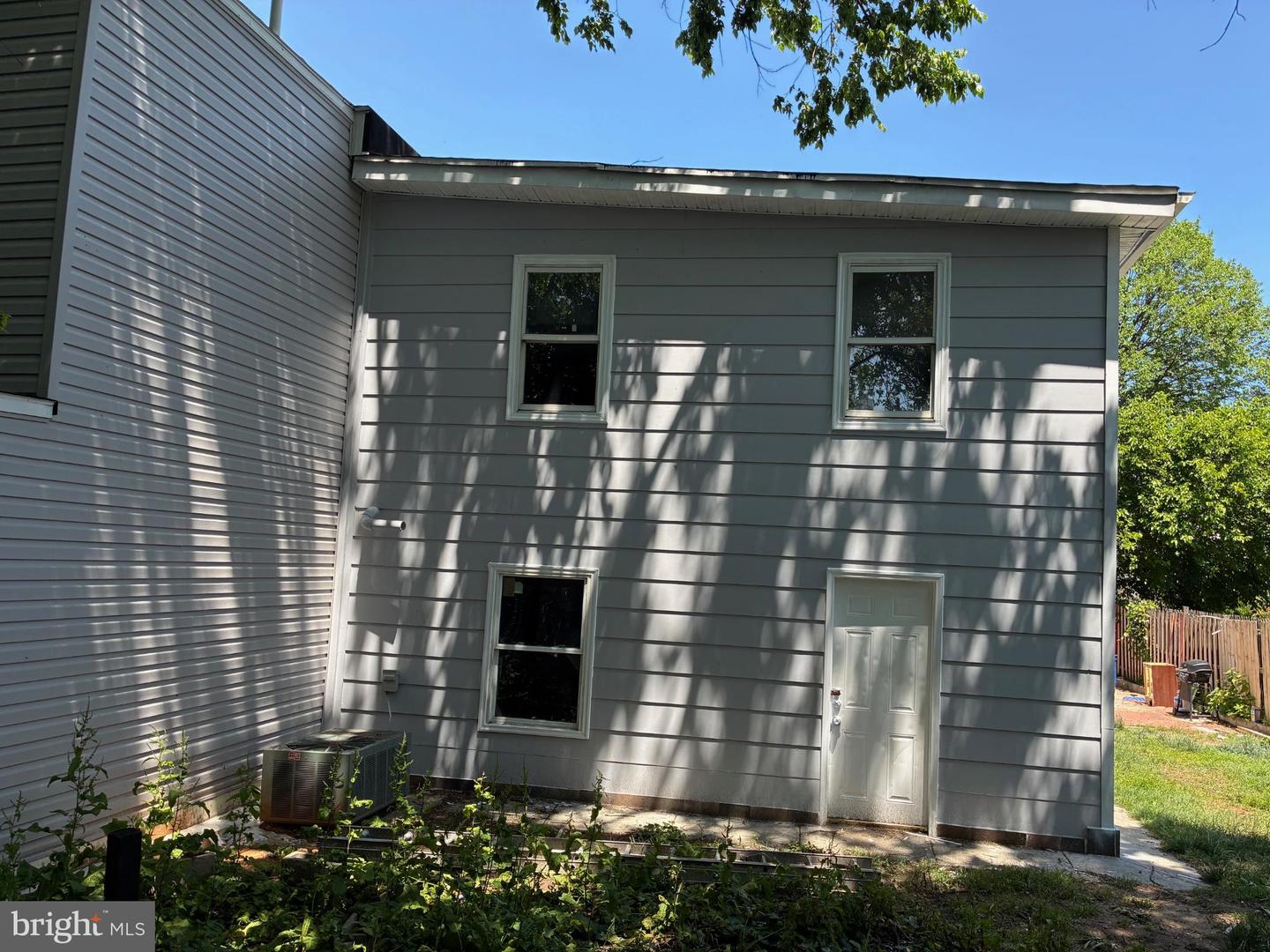 1339 SE U ST SE, WASHINGTON, District Of Columbia 20020, 6 Bedrooms Bedrooms, 9 Rooms Rooms,3 BathroomsBathrooms,Residential,For sale,1339 SE U ST SE,DCDC2241142 MLS # DCDC2241142