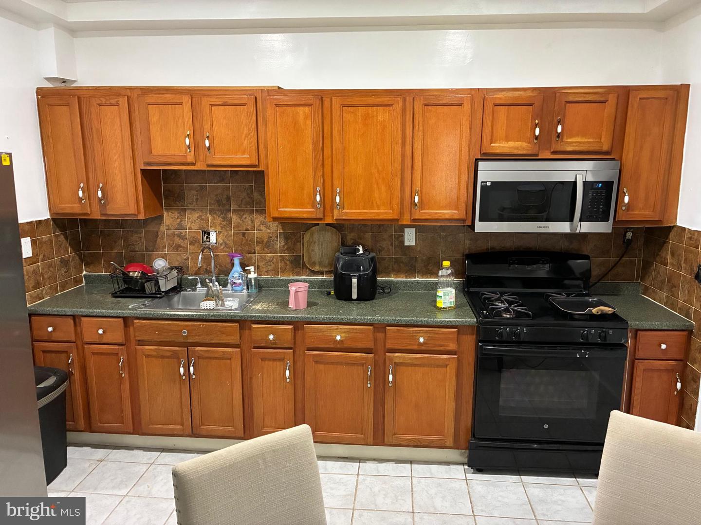 1339 SE U ST SE, WASHINGTON, District Of Columbia 20020, 6 Bedrooms Bedrooms, 9 Rooms Rooms,3 BathroomsBathrooms,Residential,For sale,1339 SE U ST SE,DCDC2241142 MLS # DCDC2241142