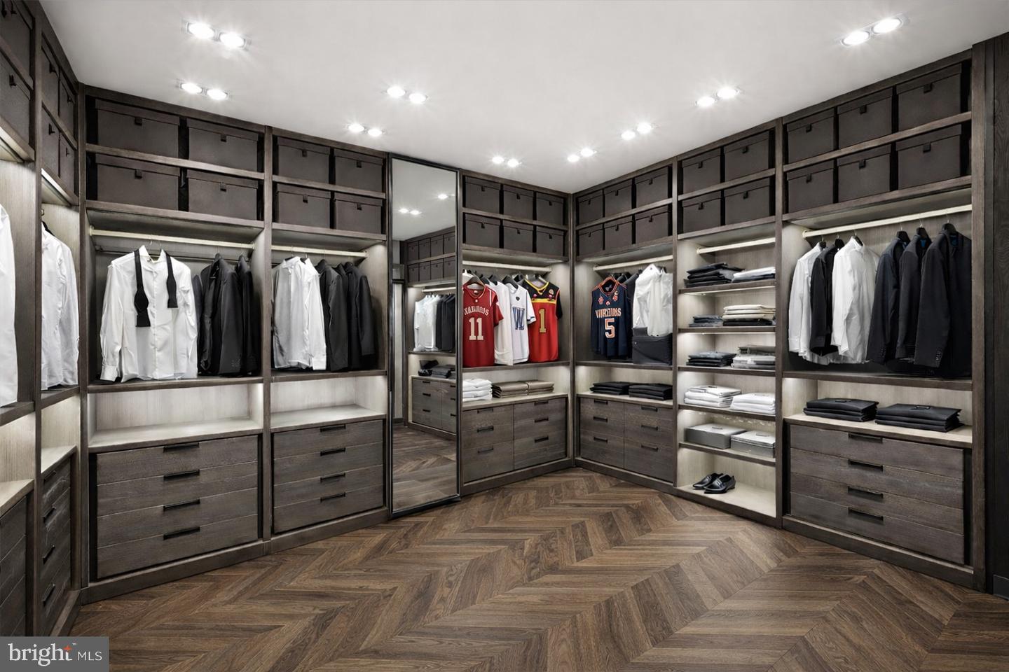 3217 NORFOLK LN, FALLS CHURCH, Virginia 22042, 6 Bedrooms Bedrooms, ,6 BathroomsBathrooms,Residential,For sale,3217 NORFOLK LN,VAFX2286980 MLS # VAFX2286980