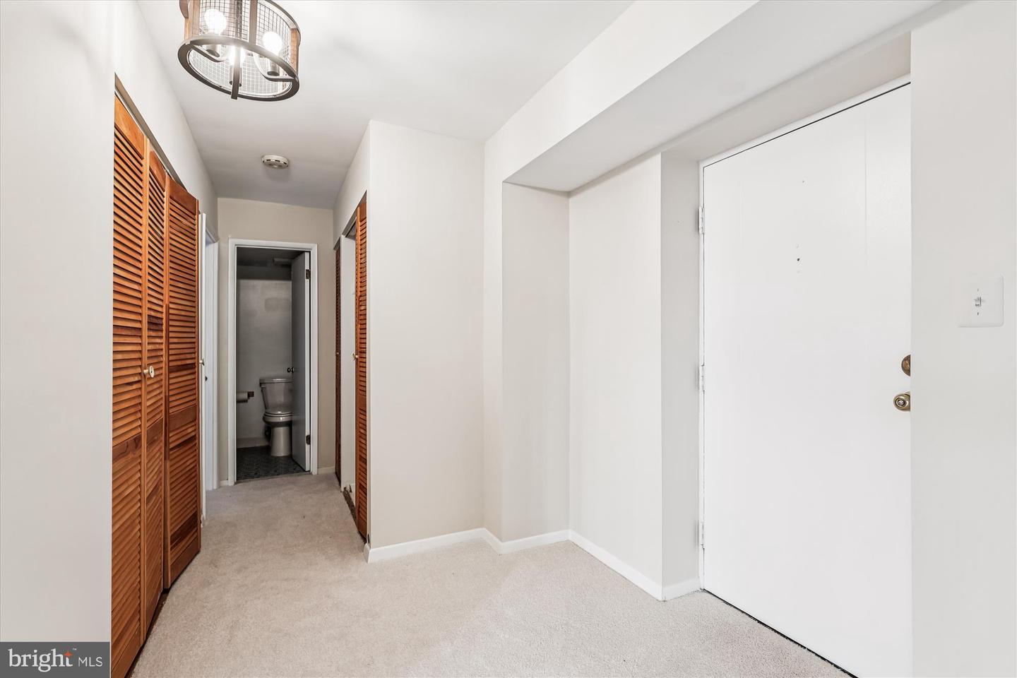 6147 LEESBURG PIKE #107, FALLS CHURCH, Virginia 22041, 2 Bedrooms Bedrooms, ,1 BathroomBathrooms,Residential,For sale,6147 LEESBURG PIKE #107,VAFX2287366 MLS # VAFX2287366