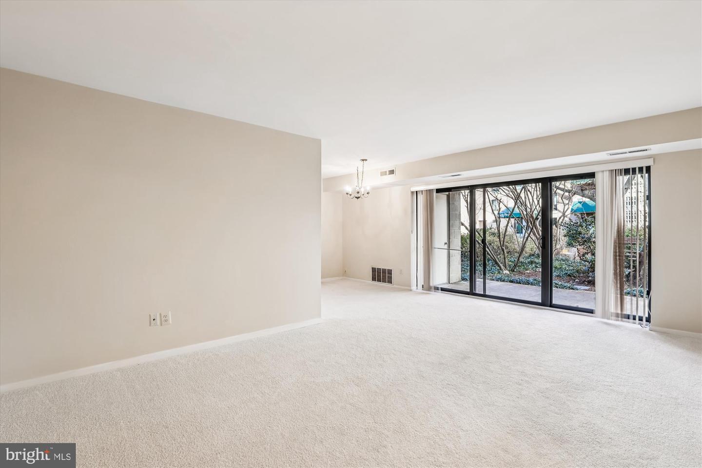 6147 LEESBURG PIKE #107, FALLS CHURCH, Virginia 22041, 2 Bedrooms Bedrooms, ,1 BathroomBathrooms,Residential,For sale,6147 LEESBURG PIKE #107,VAFX2287366 MLS # VAFX2287366