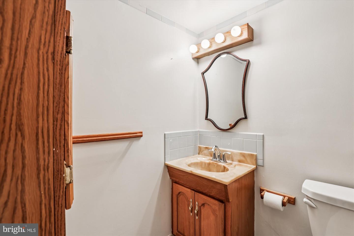 6147 LEESBURG PIKE #107, FALLS CHURCH, Virginia 22041, 2 Bedrooms Bedrooms, ,1 BathroomBathrooms,Residential,For sale,6147 LEESBURG PIKE #107,VAFX2287366 MLS # VAFX2287366