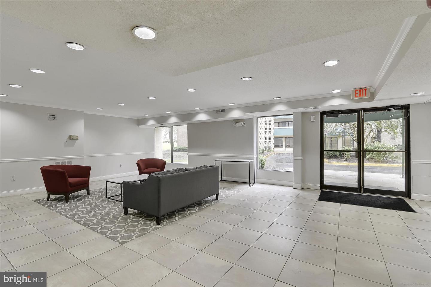 6147 LEESBURG PIKE #107, FALLS CHURCH, Virginia 22041, 2 Bedrooms Bedrooms, ,1 BathroomBathrooms,Residential,For sale,6147 LEESBURG PIKE #107,VAFX2287366 MLS # VAFX2287366