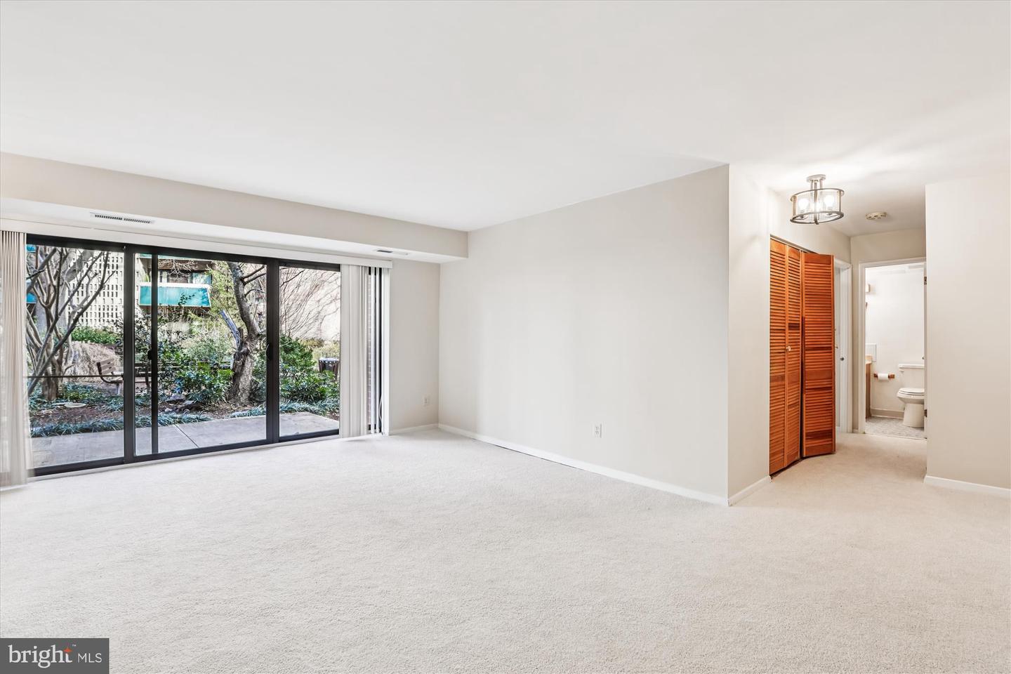 6147 LEESBURG PIKE #107, FALLS CHURCH, Virginia 22041, 2 Bedrooms Bedrooms, ,1 BathroomBathrooms,Residential,For sale,6147 LEESBURG PIKE #107,VAFX2287366 MLS # VAFX2287366