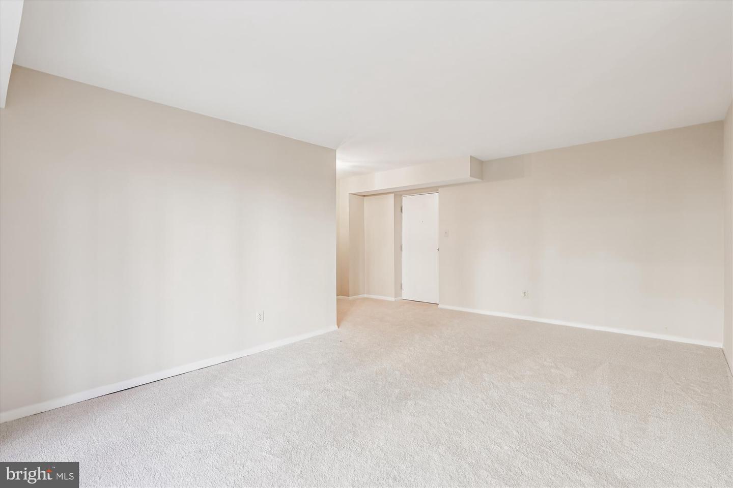 6147 LEESBURG PIKE #107, FALLS CHURCH, Virginia 22041, 2 Bedrooms Bedrooms, ,1 BathroomBathrooms,Residential,For sale,6147 LEESBURG PIKE #107,VAFX2287366 MLS # VAFX2287366