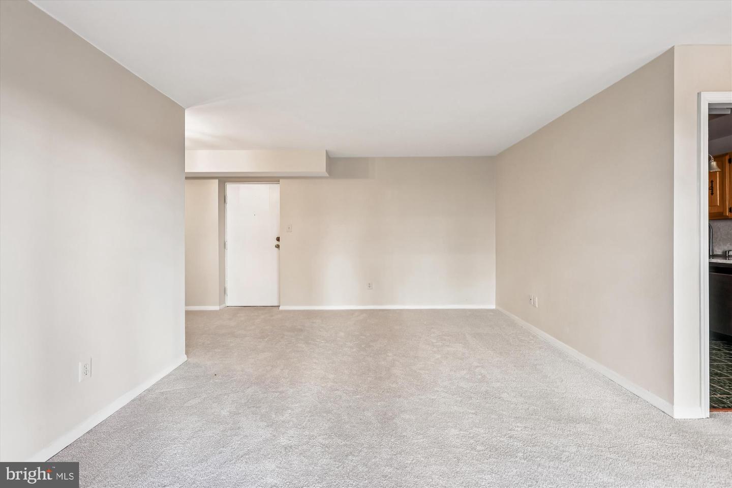 6147 LEESBURG PIKE #107, FALLS CHURCH, Virginia 22041, 2 Bedrooms Bedrooms, ,1 BathroomBathrooms,Residential,For sale,6147 LEESBURG PIKE #107,VAFX2287366 MLS # VAFX2287366