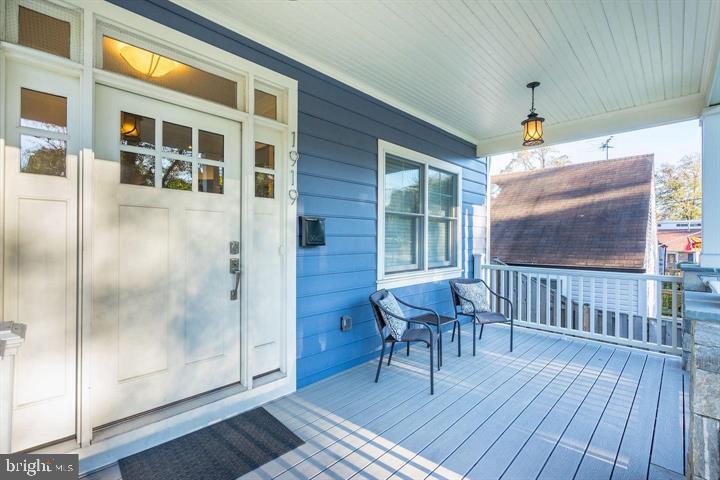 1919 N GEORGE MASON DR N, ARLINGTON, Virginia 22207, 4 Bedrooms Bedrooms, ,4 BathroomsBathrooms,Residential,For sale,1919 N GEORGE MASON DR N,VAAR2068100 MLS # VAAR2068100