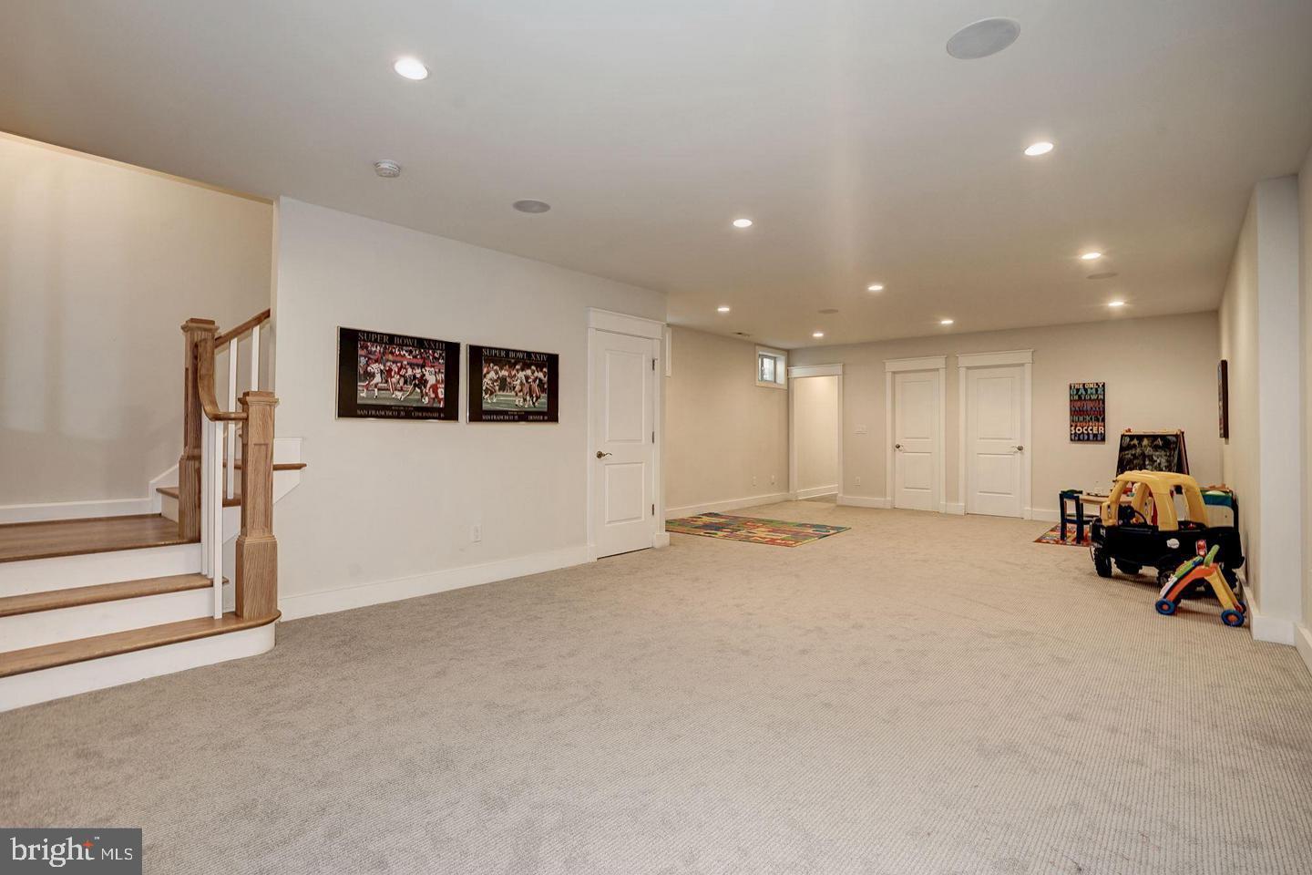 1919 N GEORGE MASON DR N, ARLINGTON, Virginia 22207, 4 Bedrooms Bedrooms, ,4 BathroomsBathrooms,Residential,For sale,1919 N GEORGE MASON DR N,VAAR2068100 MLS # VAAR2068100