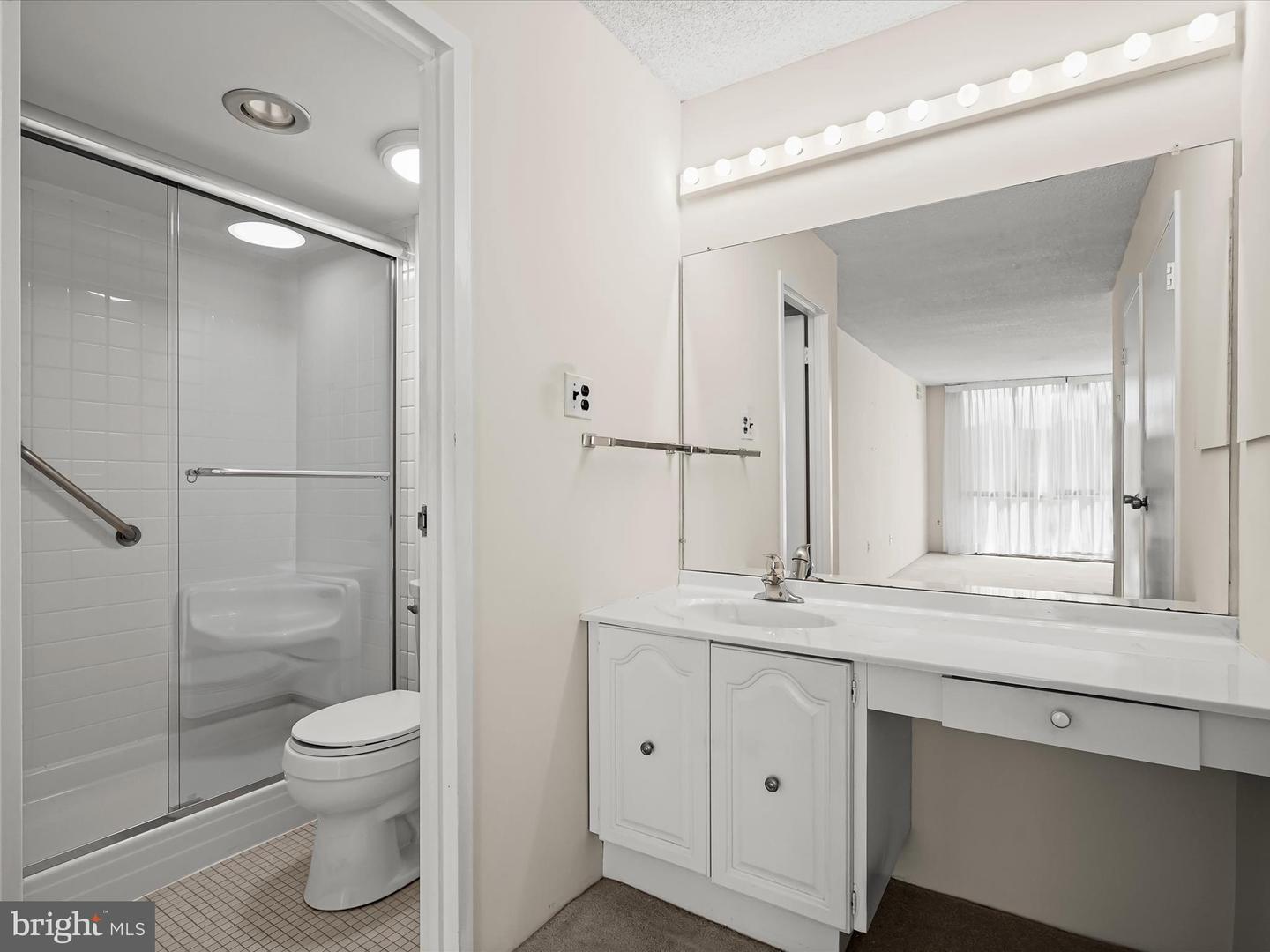 5300 HOLMES RUN PKWY #402, ALEXANDRIA, Virginia 22304, 2 Bedrooms Bedrooms, ,2 BathroomsBathrooms,Residential,For sale,5300 HOLMES RUN PKWY #402,VAAX2053500 MLS # VAAX2053500