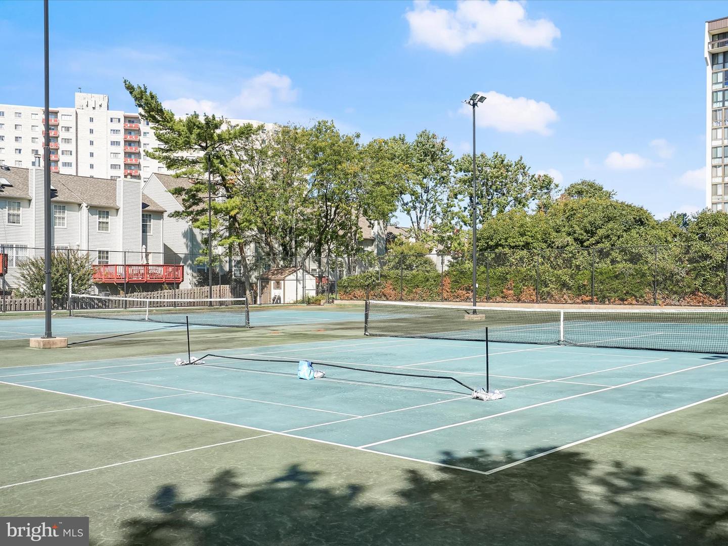 5300 HOLMES RUN PKWY #402, ALEXANDRIA, Virginia 22304, 2 Bedrooms Bedrooms, ,2 BathroomsBathrooms,Residential,For sale,5300 HOLMES RUN PKWY #402,VAAX2053500 MLS # VAAX2053500