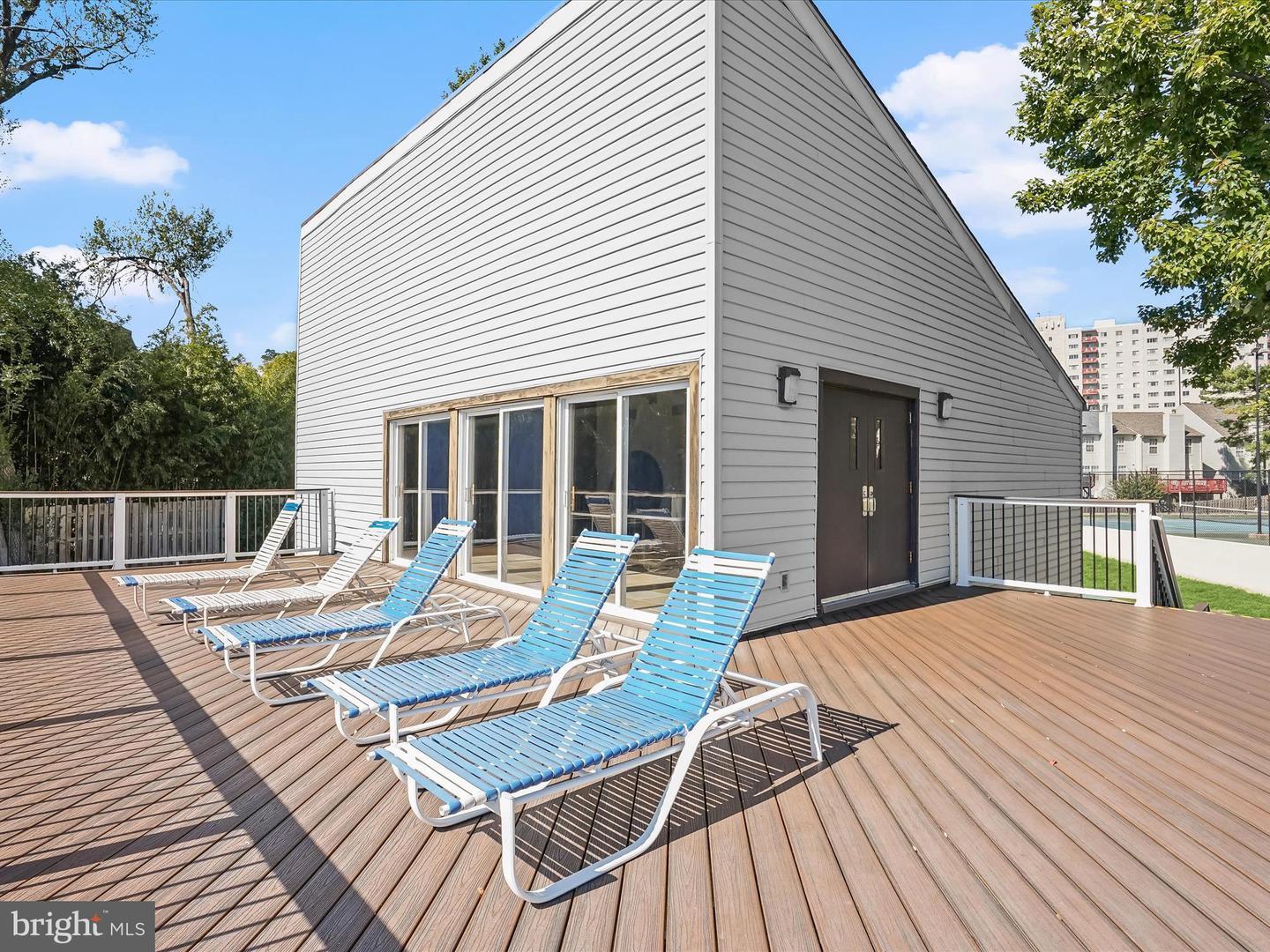 5300 HOLMES RUN PKWY #402, ALEXANDRIA, Virginia 22304, 2 Bedrooms Bedrooms, ,2 BathroomsBathrooms,Residential,For sale,5300 HOLMES RUN PKWY #402,VAAX2053500 MLS # VAAX2053500