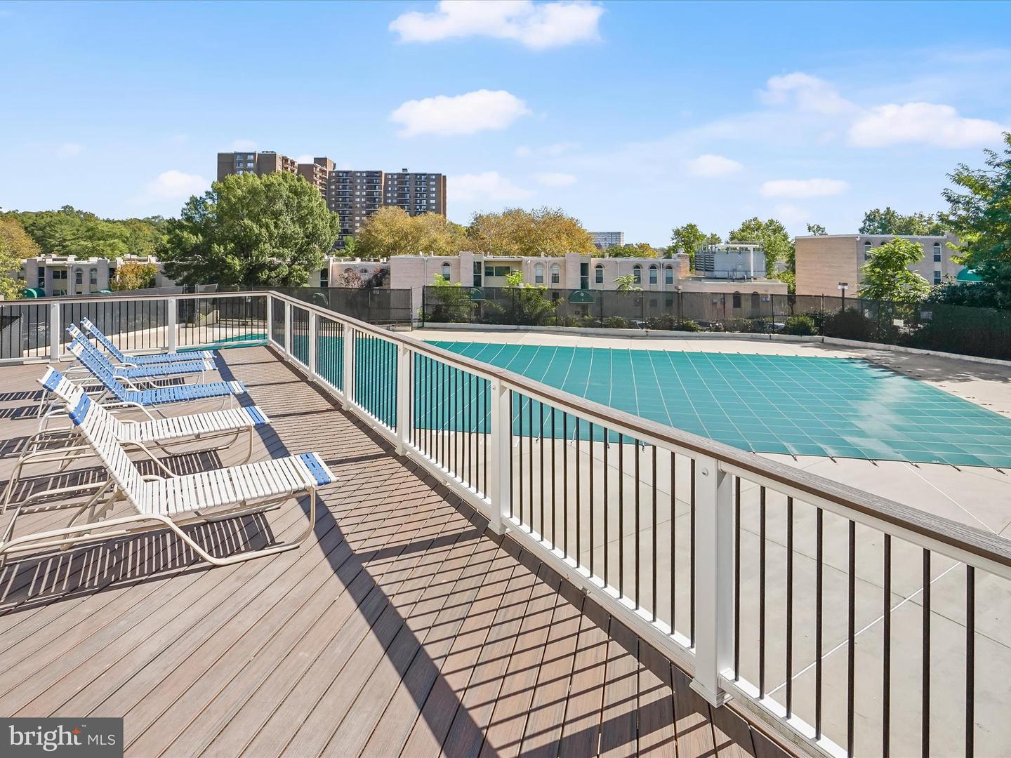 5300 HOLMES RUN PKWY #402, ALEXANDRIA, Virginia 22304, 2 Bedrooms Bedrooms, ,2 BathroomsBathrooms,Residential,For sale,5300 HOLMES RUN PKWY #402,VAAX2053500 MLS # VAAX2053500