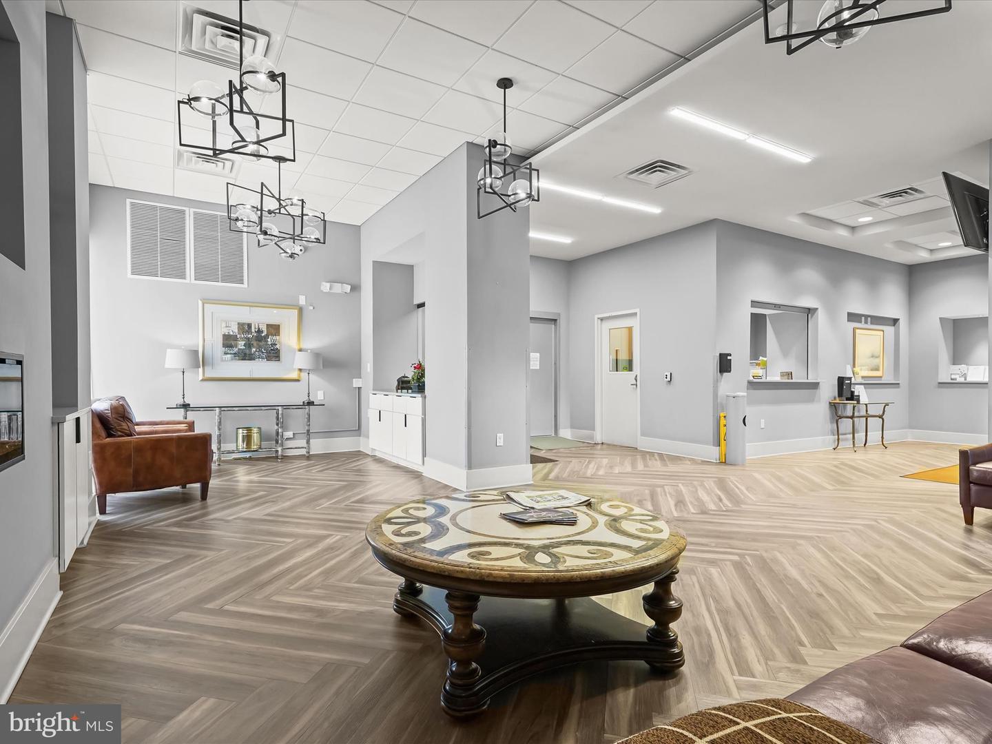 5300 HOLMES RUN PKWY #402, ALEXANDRIA, Virginia 22304, 2 Bedrooms Bedrooms, ,2 BathroomsBathrooms,Residential,For sale,5300 HOLMES RUN PKWY #402,VAAX2053500 MLS # VAAX2053500