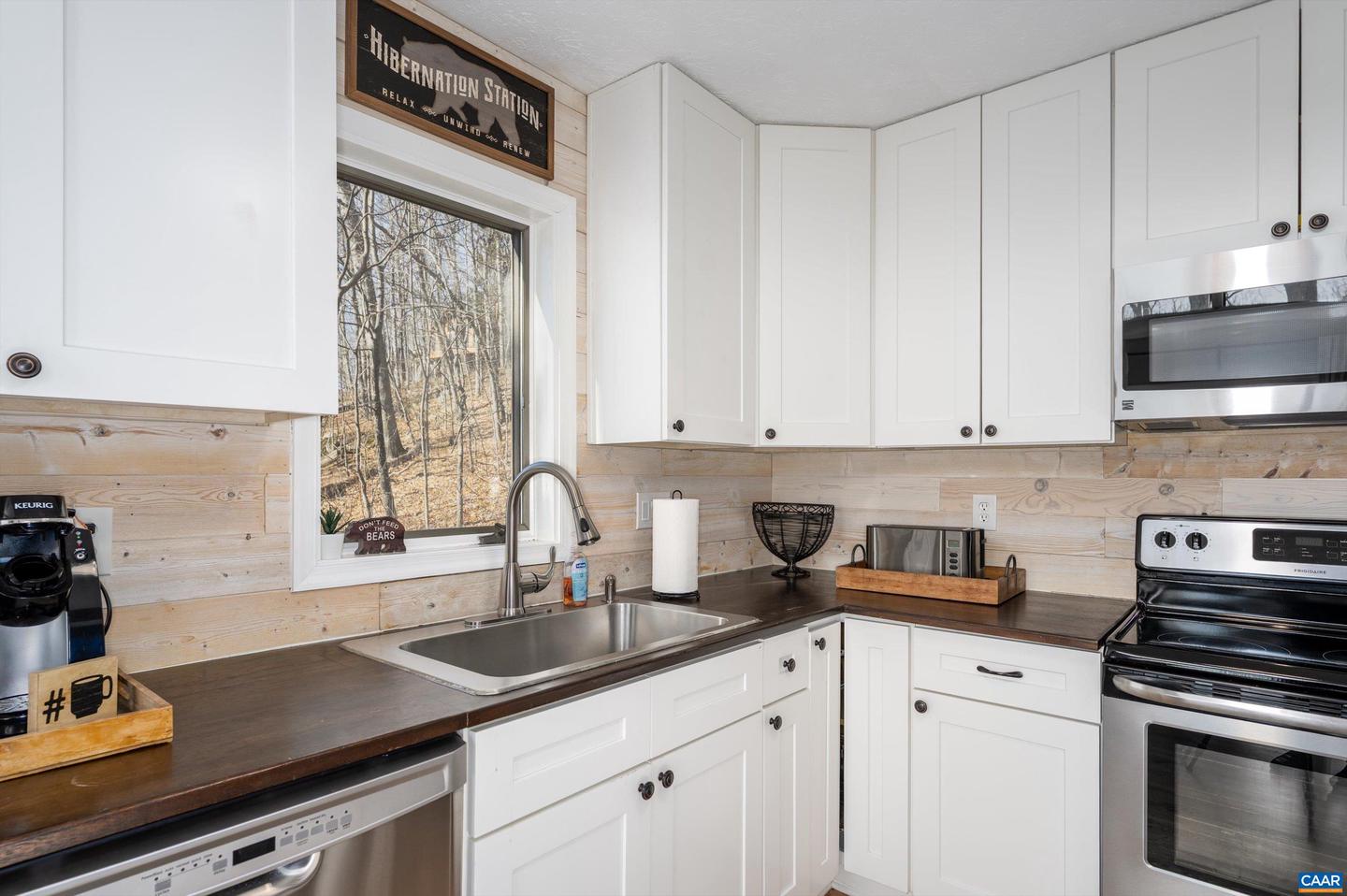 138 OAK LN, WINTERGREEN RESORT, Virginia 22967, 3 Bedrooms Bedrooms, ,2 BathroomsBathrooms,Residential,For sale,138 OAK LN,672800 MLS # 672800