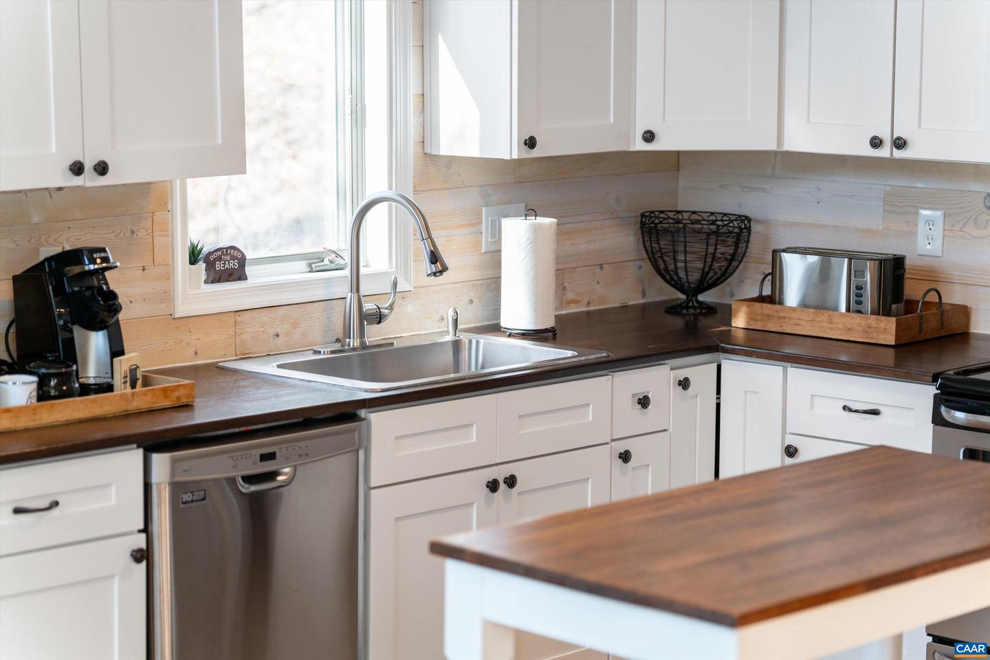 138 OAK LN, WINTERGREEN RESORT, Virginia 22967, 3 Bedrooms Bedrooms, ,2 BathroomsBathrooms,Residential,For sale,138 OAK LN,672800 MLS # 672800