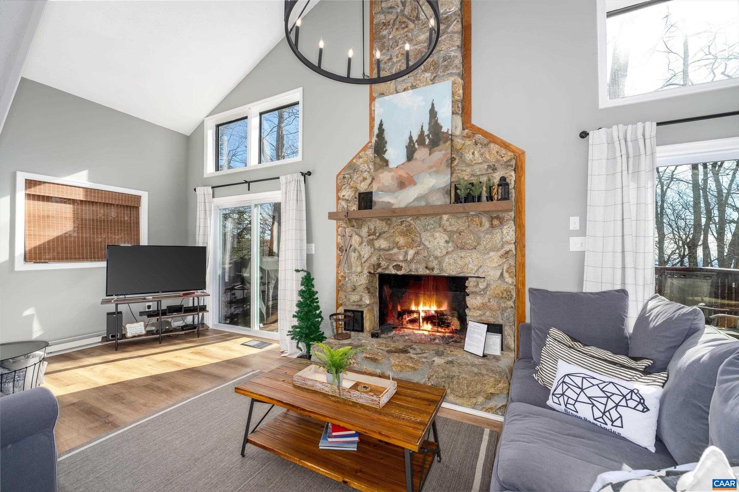 138 OAK LN, WINTERGREEN RESORT, Virginia 22967, 3 Bedrooms Bedrooms, ,2 BathroomsBathrooms,Residential,For sale,138 OAK LN,672800 MLS # 672800