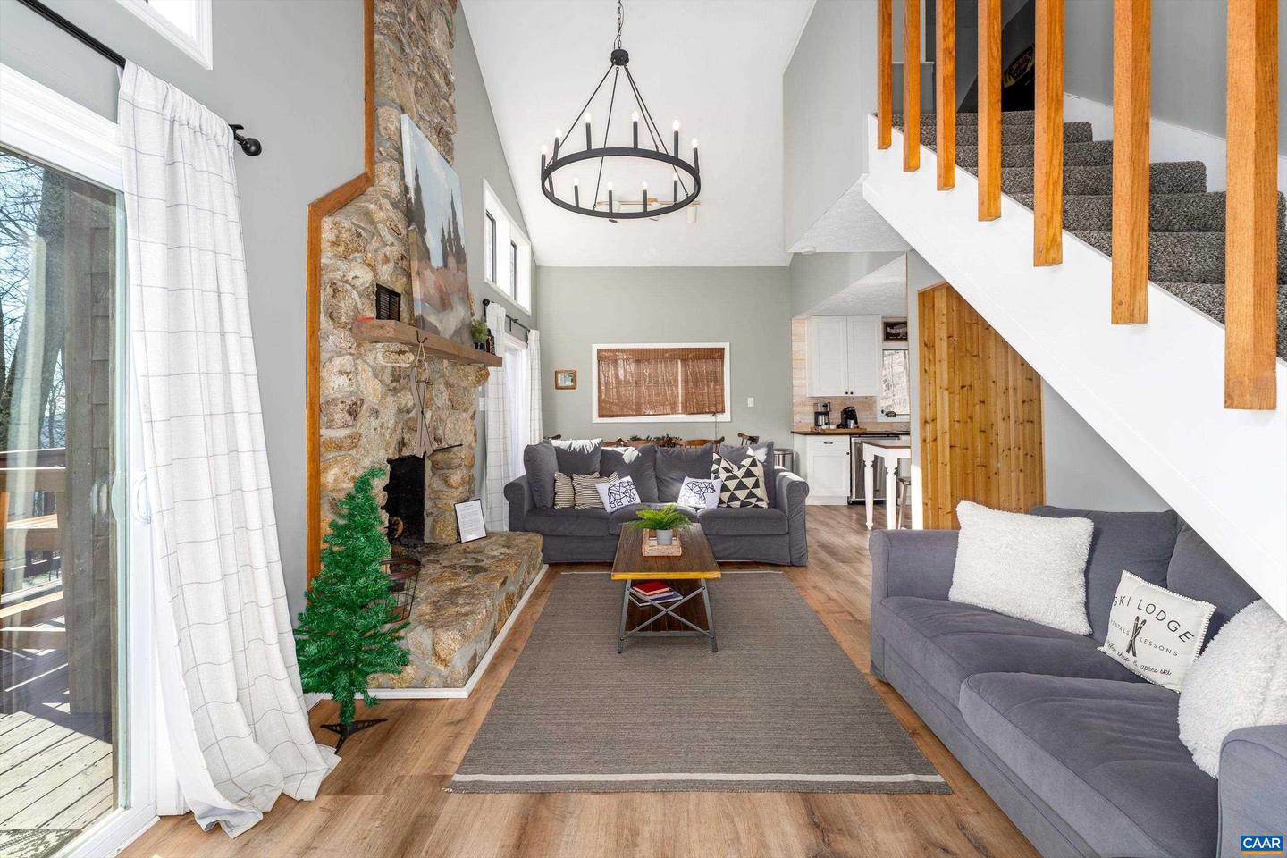 138 OAK LN, WINTERGREEN RESORT, Virginia 22967, 3 Bedrooms Bedrooms, ,2 BathroomsBathrooms,Residential,For sale,138 OAK LN,672800 MLS # 672800