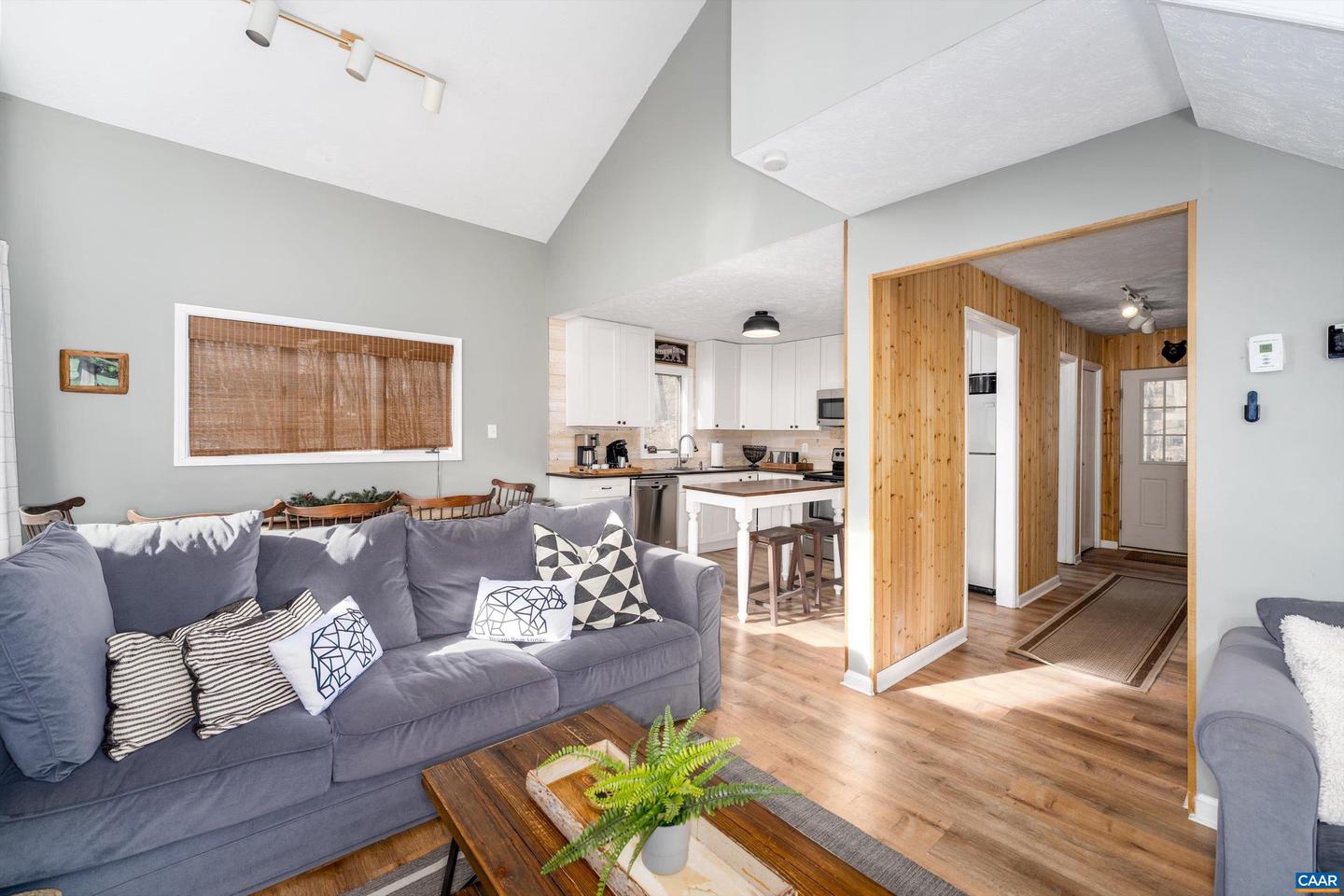 138 OAK LN, WINTERGREEN RESORT, Virginia 22967, 3 Bedrooms Bedrooms, ,2 BathroomsBathrooms,Residential,For sale,138 OAK LN,672800 MLS # 672800