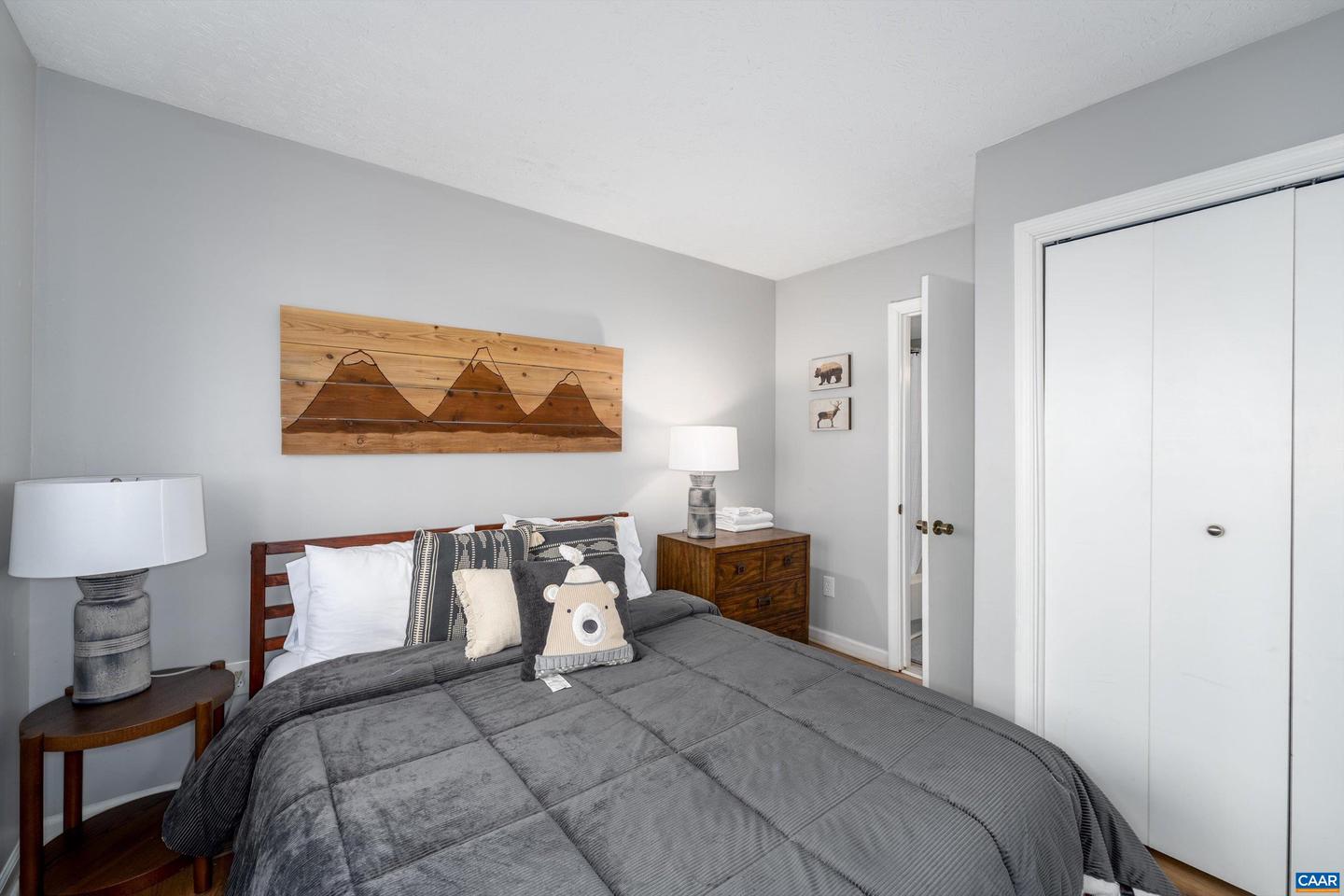 138 OAK LN, WINTERGREEN RESORT, Virginia 22967, 3 Bedrooms Bedrooms, ,2 BathroomsBathrooms,Residential,For sale,138 OAK LN,672800 MLS # 672800