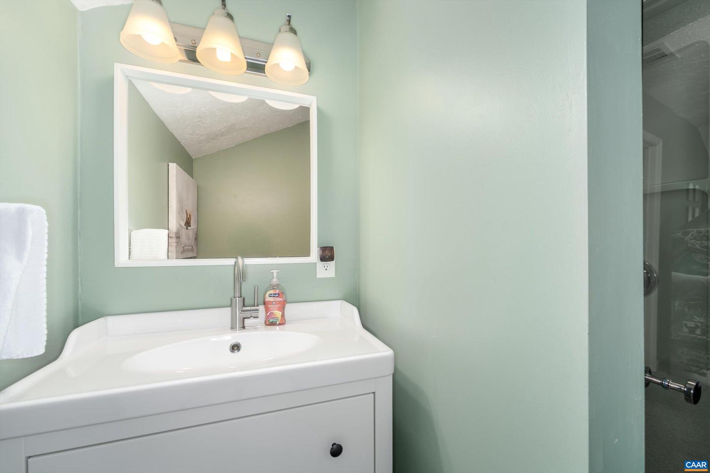 138 OAK LN, WINTERGREEN RESORT, Virginia 22967, 3 Bedrooms Bedrooms, ,2 BathroomsBathrooms,Residential,For sale,138 OAK LN,672800 MLS # 672800