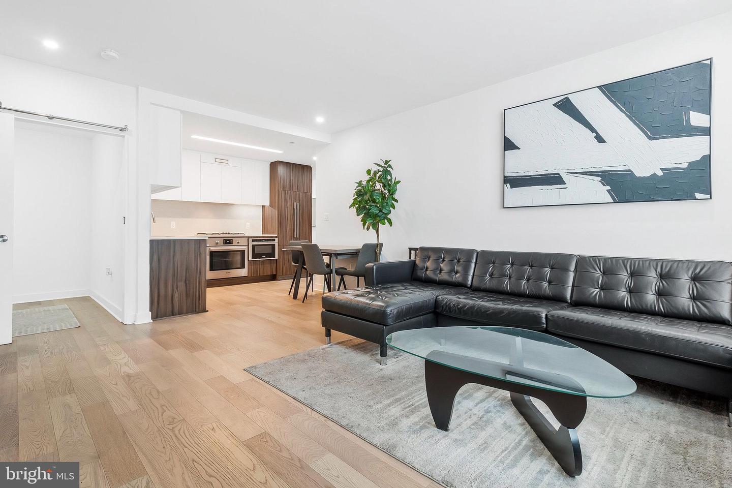 37 L ST SE #101, WASHINGTON, District Of Columbia 20003, 2 Bedrooms Bedrooms, ,1 BathroomBathrooms,Residential,For sale,37 L ST SE #101,DCDC2243100 MLS # DCDC2243100