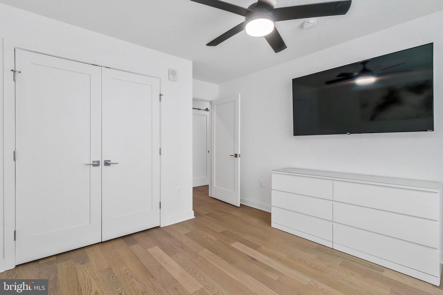 37 L ST SE #101, WASHINGTON, District Of Columbia 20003, 2 Bedrooms Bedrooms, ,1 BathroomBathrooms,Residential,For sale,37 L ST SE #101,DCDC2243100 MLS # DCDC2243100