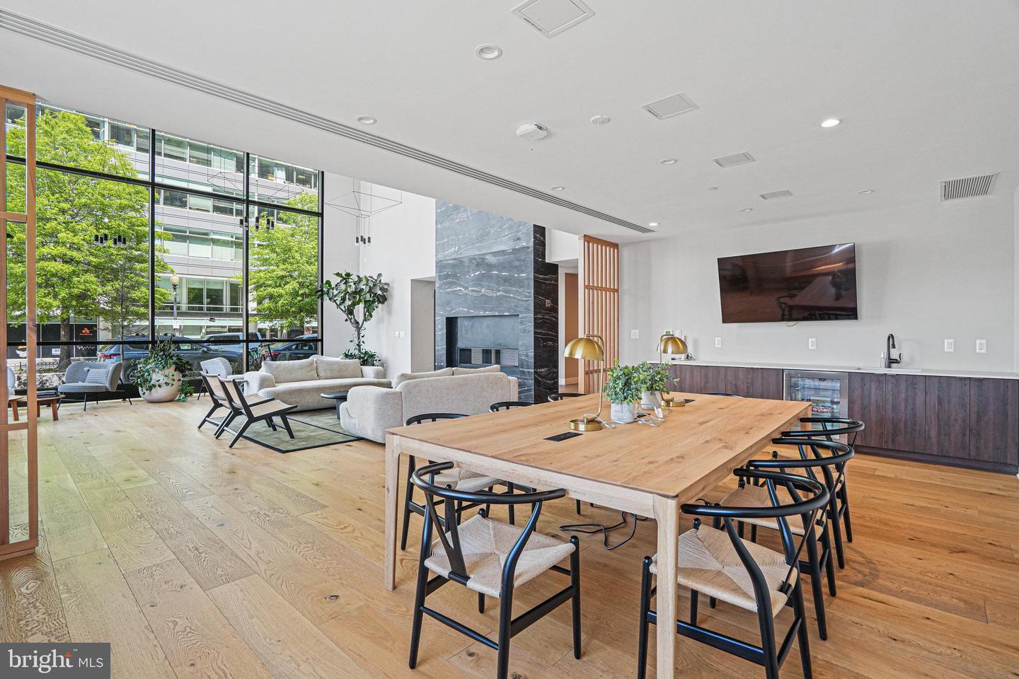 37 L ST SE #101, WASHINGTON, District Of Columbia 20003, 2 Bedrooms Bedrooms, ,1 BathroomBathrooms,Residential,For sale,37 L ST SE #101,DCDC2243100 MLS # DCDC2243100