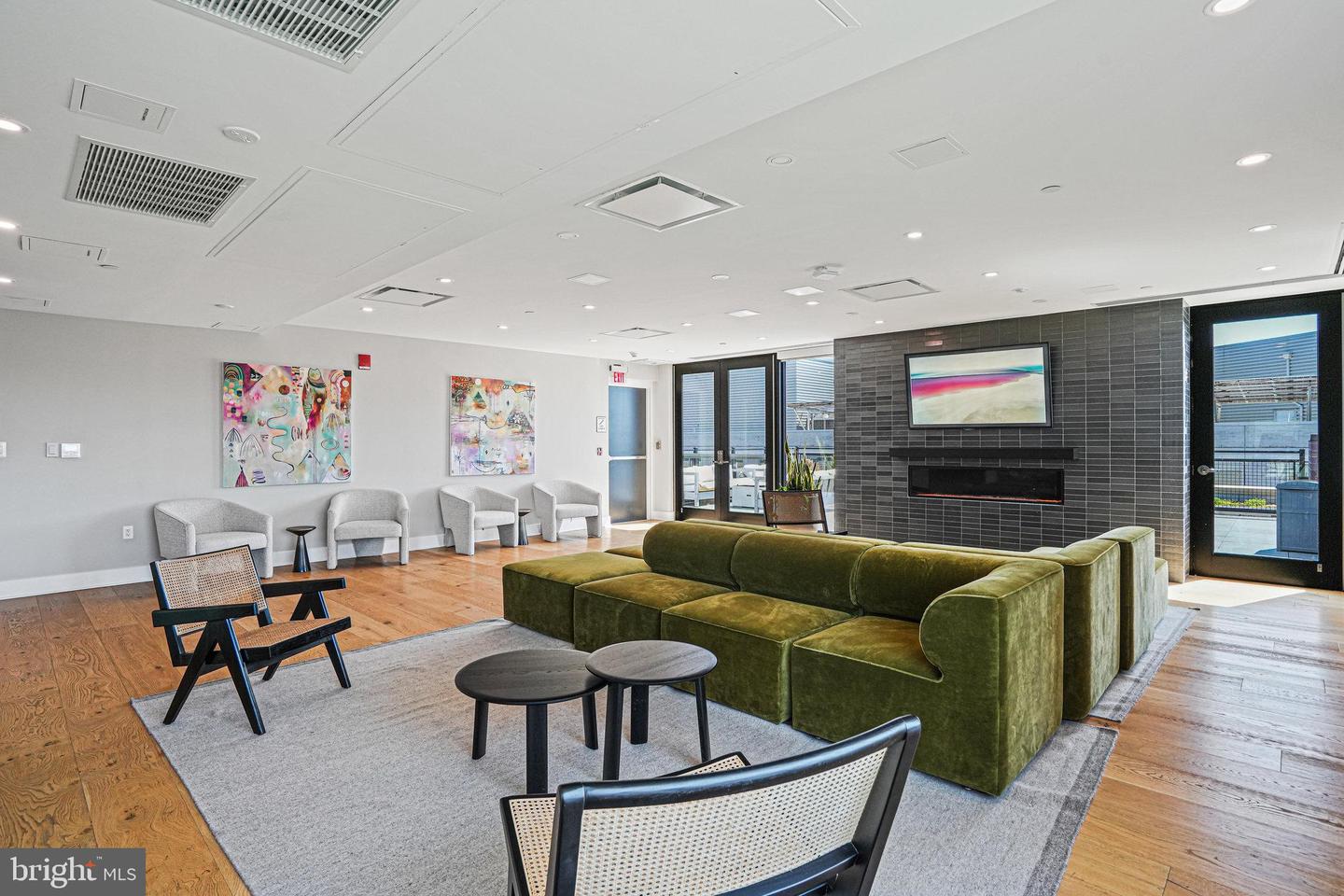 37 L ST SE #101, WASHINGTON, District Of Columbia 20003, 2 Bedrooms Bedrooms, ,1 BathroomBathrooms,Residential,For sale,37 L ST SE #101,DCDC2243100 MLS # DCDC2243100