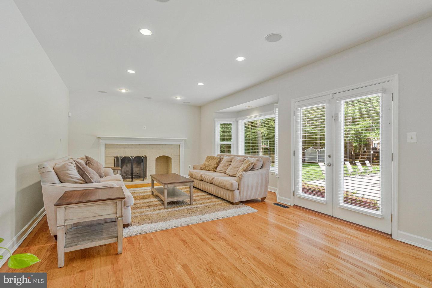 116 LAKE DR, STERLING, Virginia 20164, 4 Bedrooms Bedrooms, ,4 BathroomsBathrooms,Residential,For sale,116 LAKE DR,VALO2105430 MLS # VALO2105430