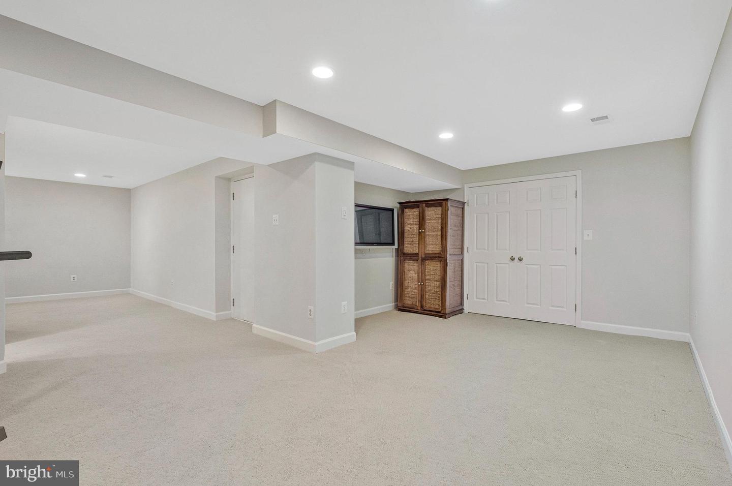 116 LAKE DR, STERLING, Virginia 20164, 4 Bedrooms Bedrooms, ,4 BathroomsBathrooms,Residential,For sale,116 LAKE DR,VALO2105430 MLS # VALO2105430