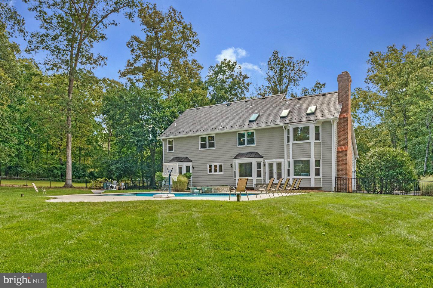 116 LAKE DR, STERLING, Virginia 20164, 4 Bedrooms Bedrooms, ,4 BathroomsBathrooms,Residential,For sale,116 LAKE DR,VALO2105430 MLS # VALO2105430