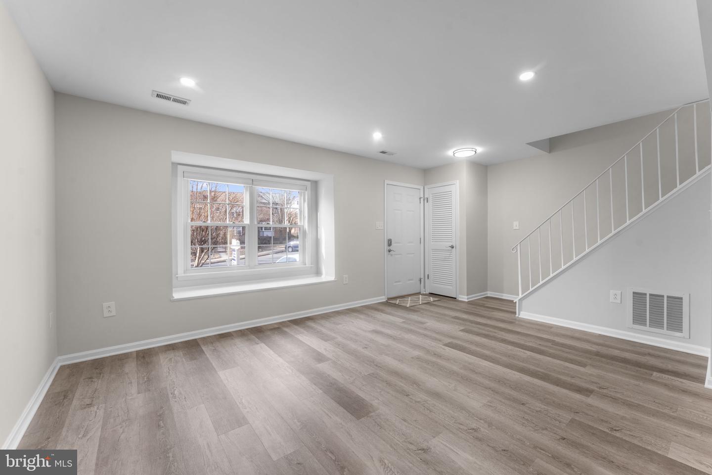 3484 LEGERE CT, WOODBRIDGE, Virginia 22193, 3 Bedrooms Bedrooms, ,2 BathroomsBathrooms,Residential,For sale,3484 LEGERE CT,VAPW2107648 MLS # VAPW2107648