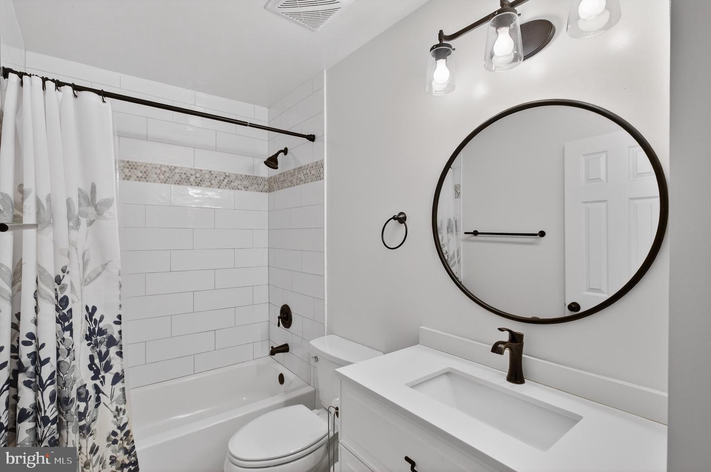 5920 BARON KENT LN, CENTREVILLE, Virginia 20120, 4 Bedrooms Bedrooms, ,3 BathroomsBathrooms,Residential,For sale,5920 BARON KENT LN,VAFX2282384 MLS # VAFX2282384