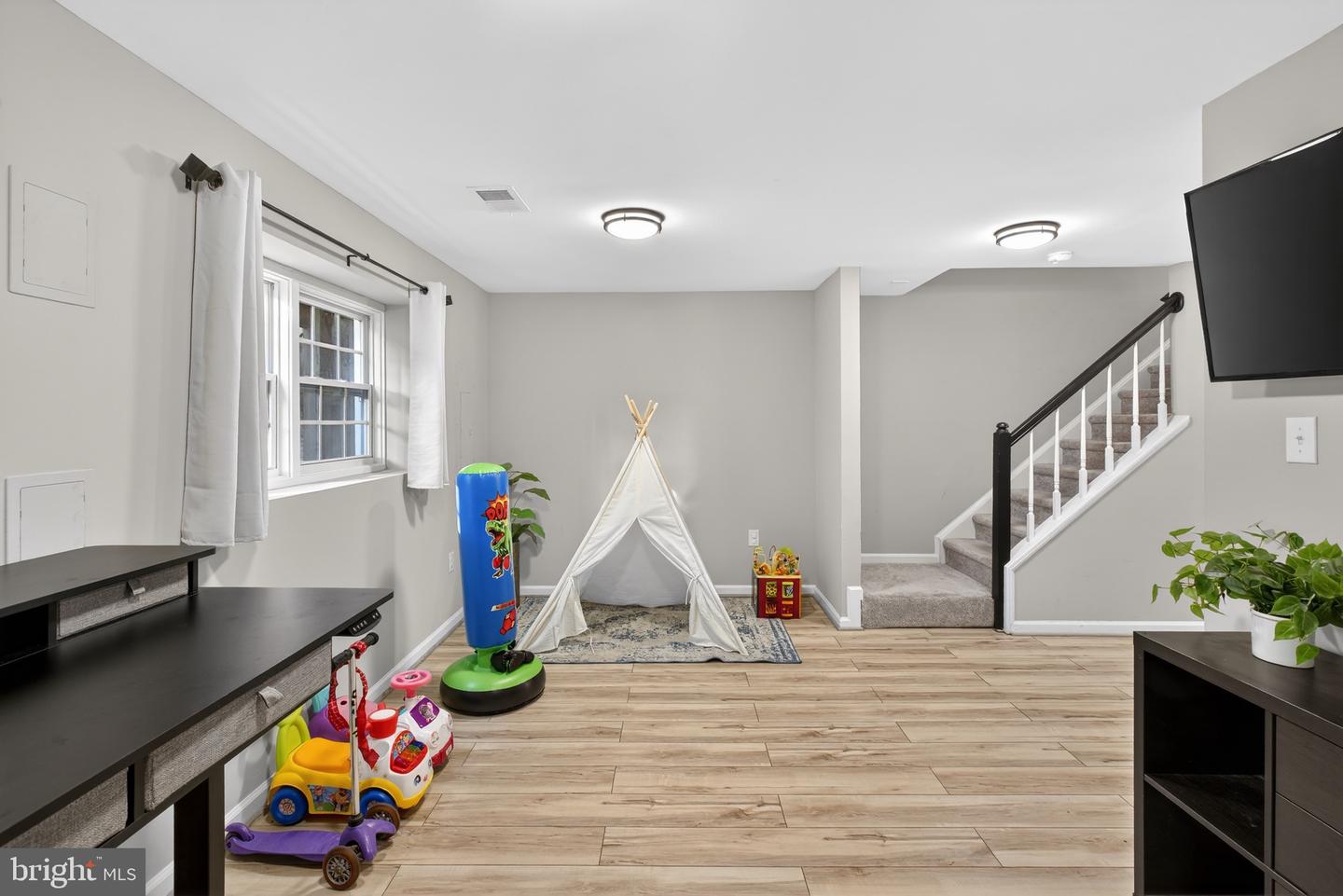 5920 BARON KENT LN, CENTREVILLE, Virginia 20120, 4 Bedrooms Bedrooms, ,3 BathroomsBathrooms,Residential,For sale,5920 BARON KENT LN,VAFX2282384 MLS # VAFX2282384