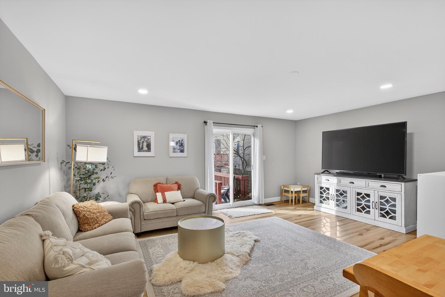 5920 BARON KENT LN, CENTREVILLE, Virginia 20120, 4 Bedrooms Bedrooms, ,3 BathroomsBathrooms,Residential,For sale,5920 BARON KENT LN,VAFX2282384 MLS # VAFX2282384