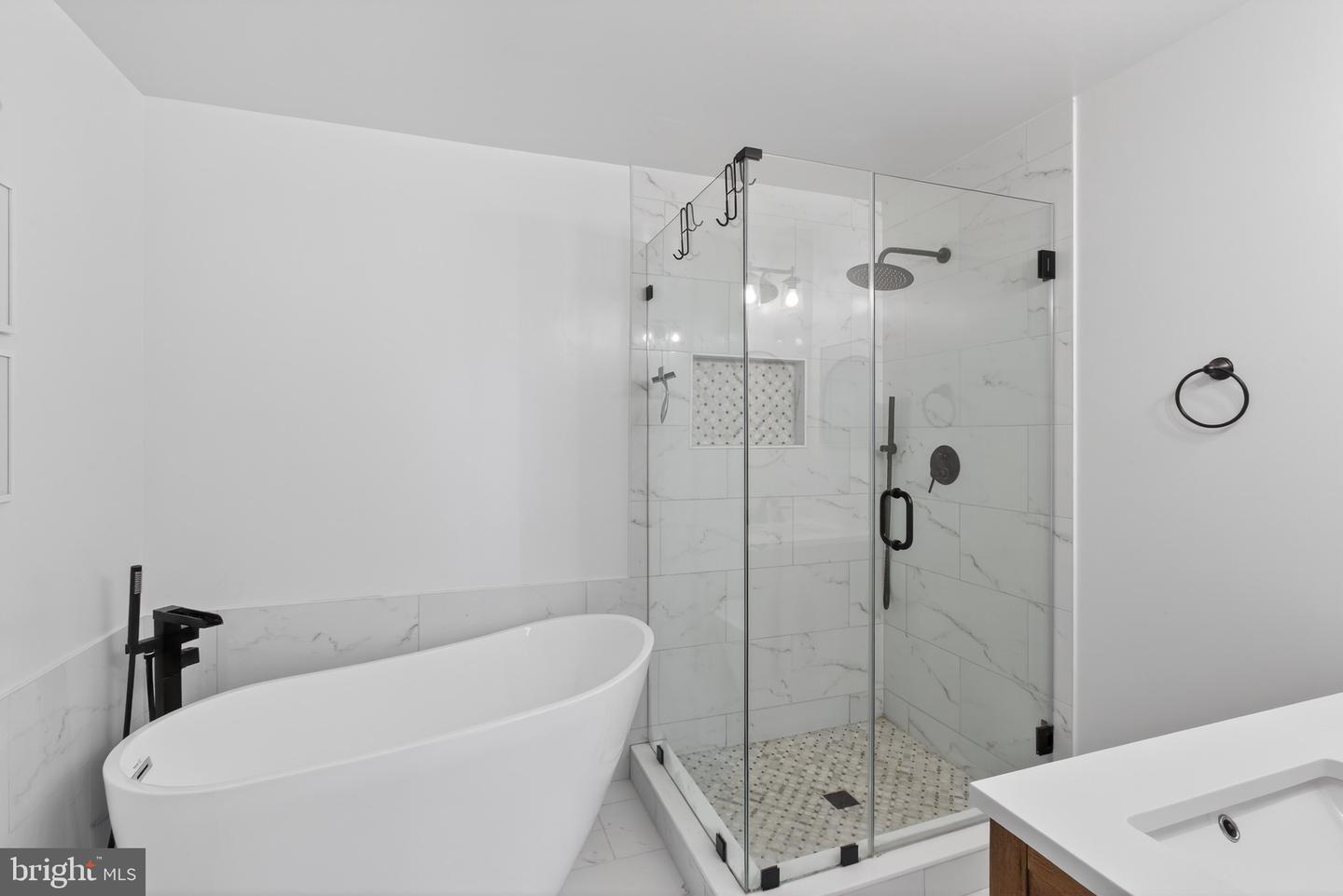 5920 BARON KENT LN, CENTREVILLE, Virginia 20120, 4 Bedrooms Bedrooms, ,3 BathroomsBathrooms,Residential,For sale,5920 BARON KENT LN,VAFX2282384 MLS # VAFX2282384