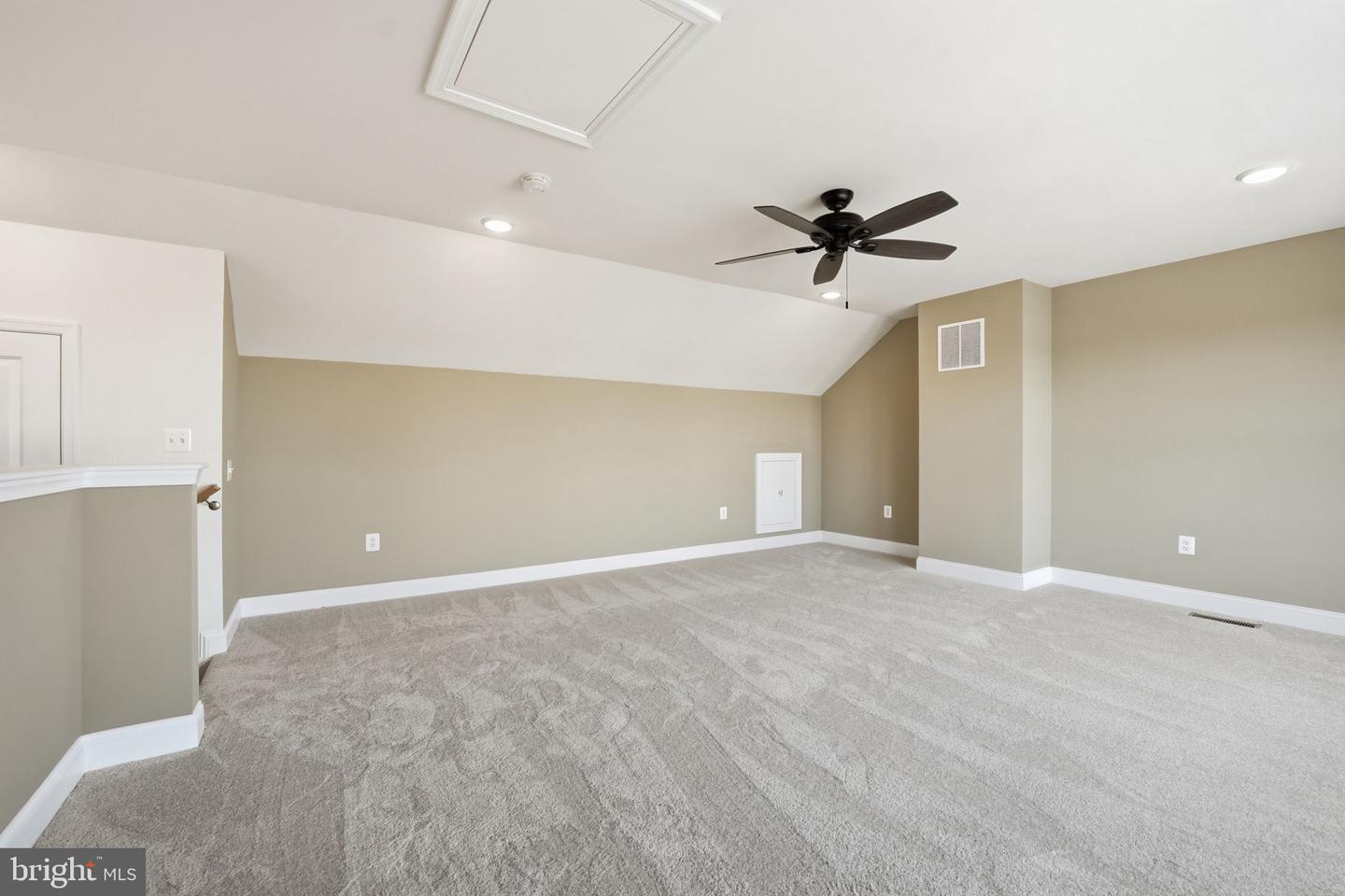 1707 COTTONWOOD GROVE RD, DUMFRIES, Virginia 22026, 3 Bedrooms Bedrooms, ,2 BathroomsBathrooms,Residential,For sale,1707 COTTONWOOD GROVE RD,VAPW2110388 MLS # VAPW2110388