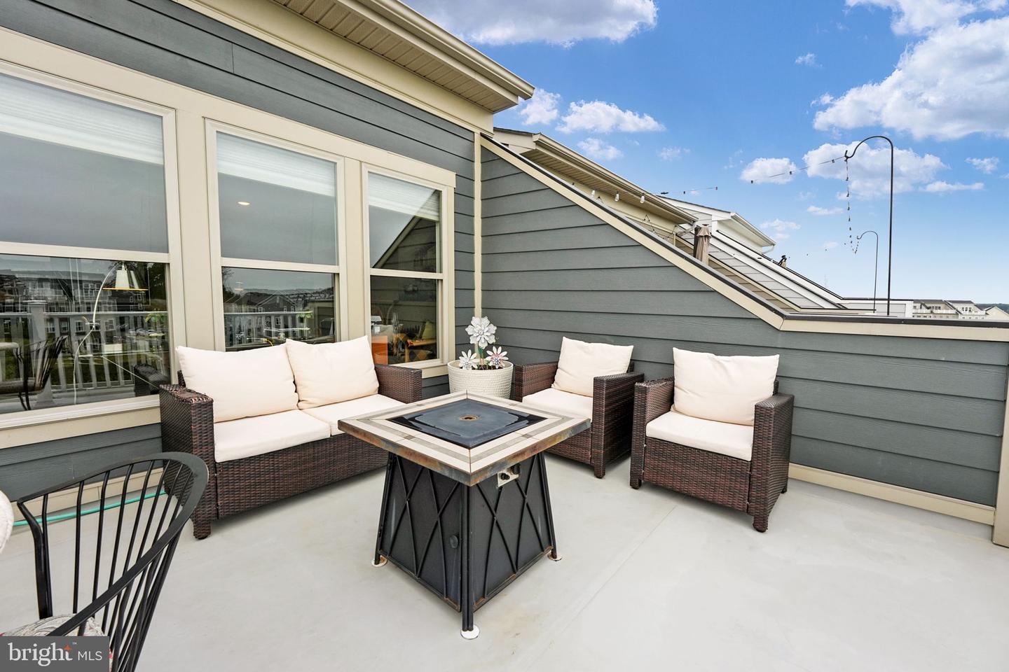 1707 COTTONWOOD GROVE RD, DUMFRIES, Virginia 22026, 3 Bedrooms Bedrooms, ,2 BathroomsBathrooms,Residential,For sale,1707 COTTONWOOD GROVE RD,VAPW2110388 MLS # VAPW2110388