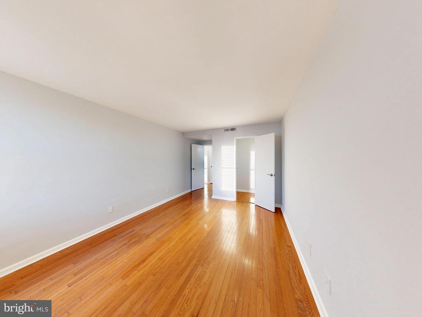 4600 DUKE ST #1524, ALEXANDRIA, Virginia 22304, 2 Bedrooms Bedrooms, ,1 BathroomBathrooms,Residential,For sale,4600 DUKE ST #1524,VAAX2053104 MLS # VAAX2053104