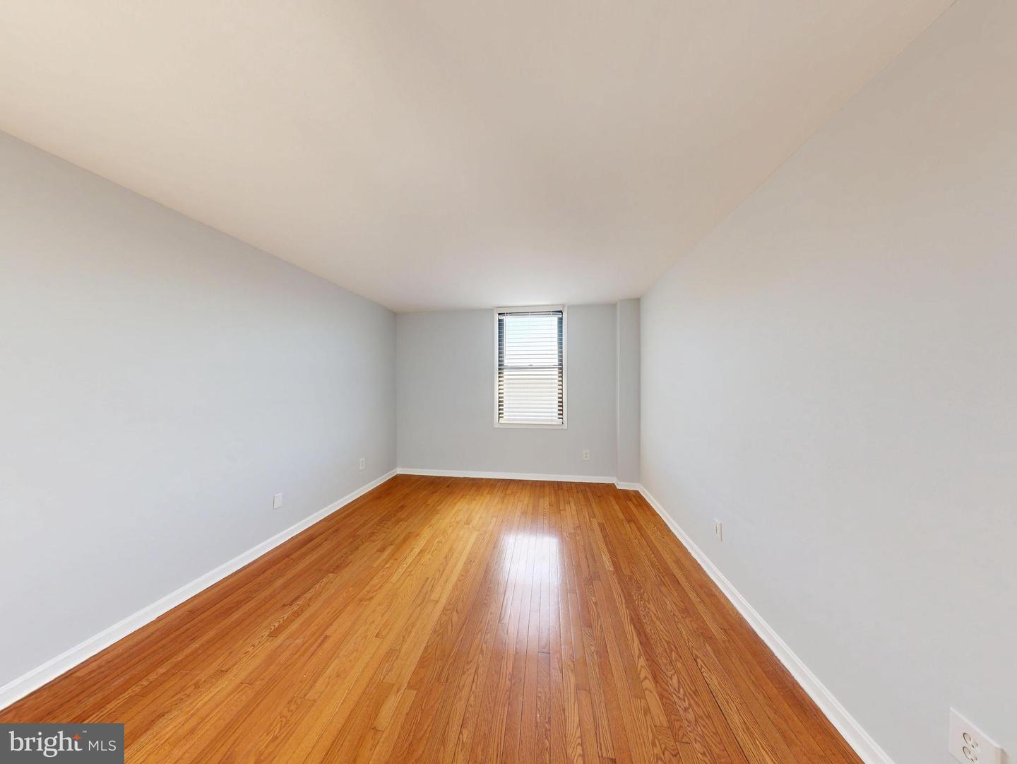 4600 DUKE ST #1524, ALEXANDRIA, Virginia 22304, 2 Bedrooms Bedrooms, ,1 BathroomBathrooms,Residential,For sale,4600 DUKE ST #1524,VAAX2053104 MLS # VAAX2053104