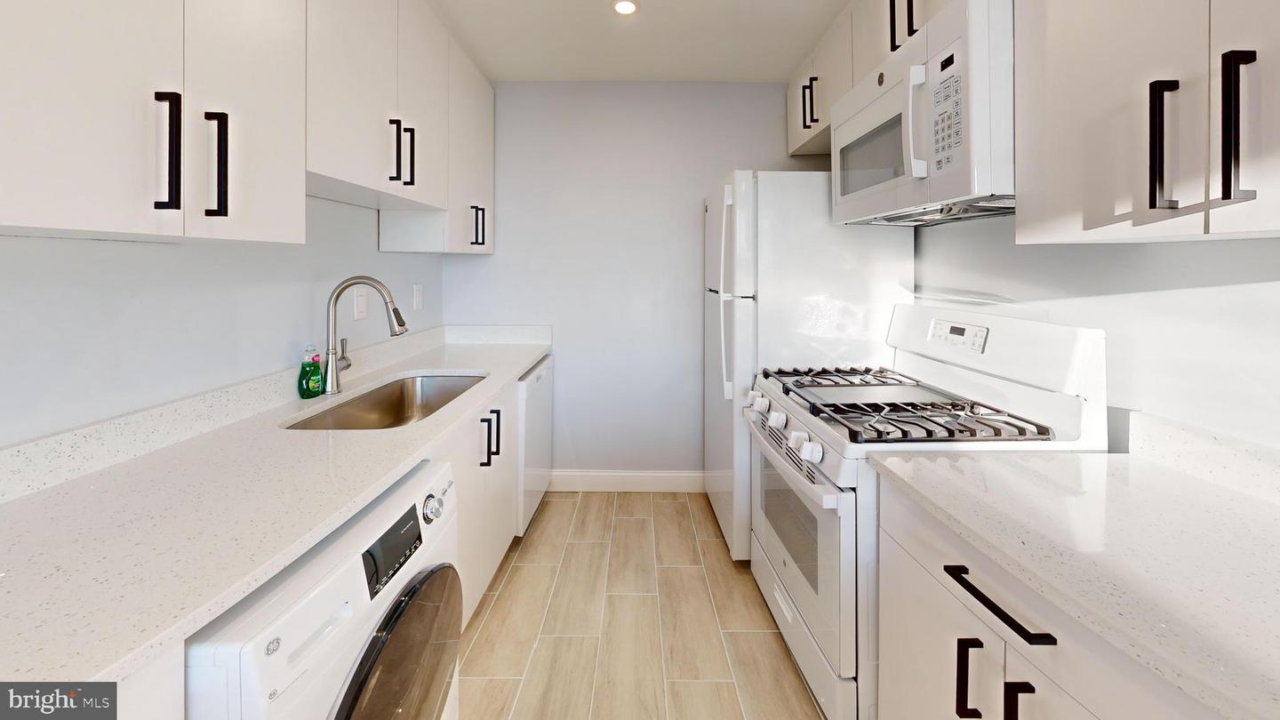 4600 DUKE ST #1524, ALEXANDRIA, Virginia 22304, 2 Bedrooms Bedrooms, ,1 BathroomBathrooms,Residential,For sale,4600 DUKE ST #1524,VAAX2053104 MLS # VAAX2053104