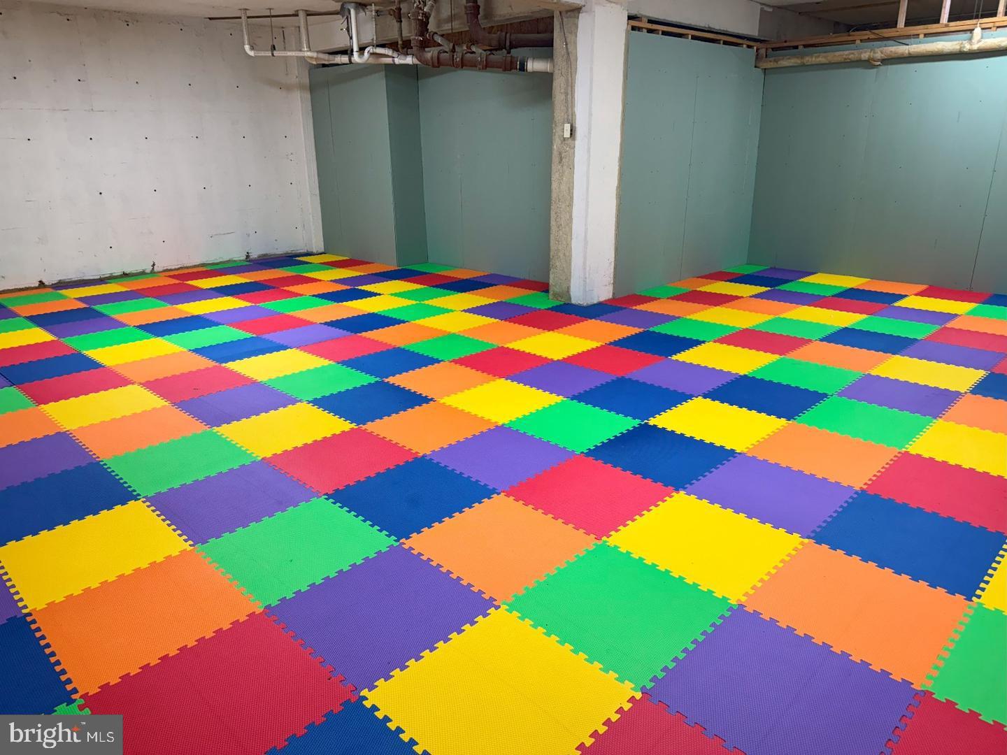 4600 DUKE ST #1524, ALEXANDRIA, Virginia 22304, 2 Bedrooms Bedrooms, ,1 BathroomBathrooms,Residential,For sale,4600 DUKE ST #1524,VAAX2053104 MLS # VAAX2053104